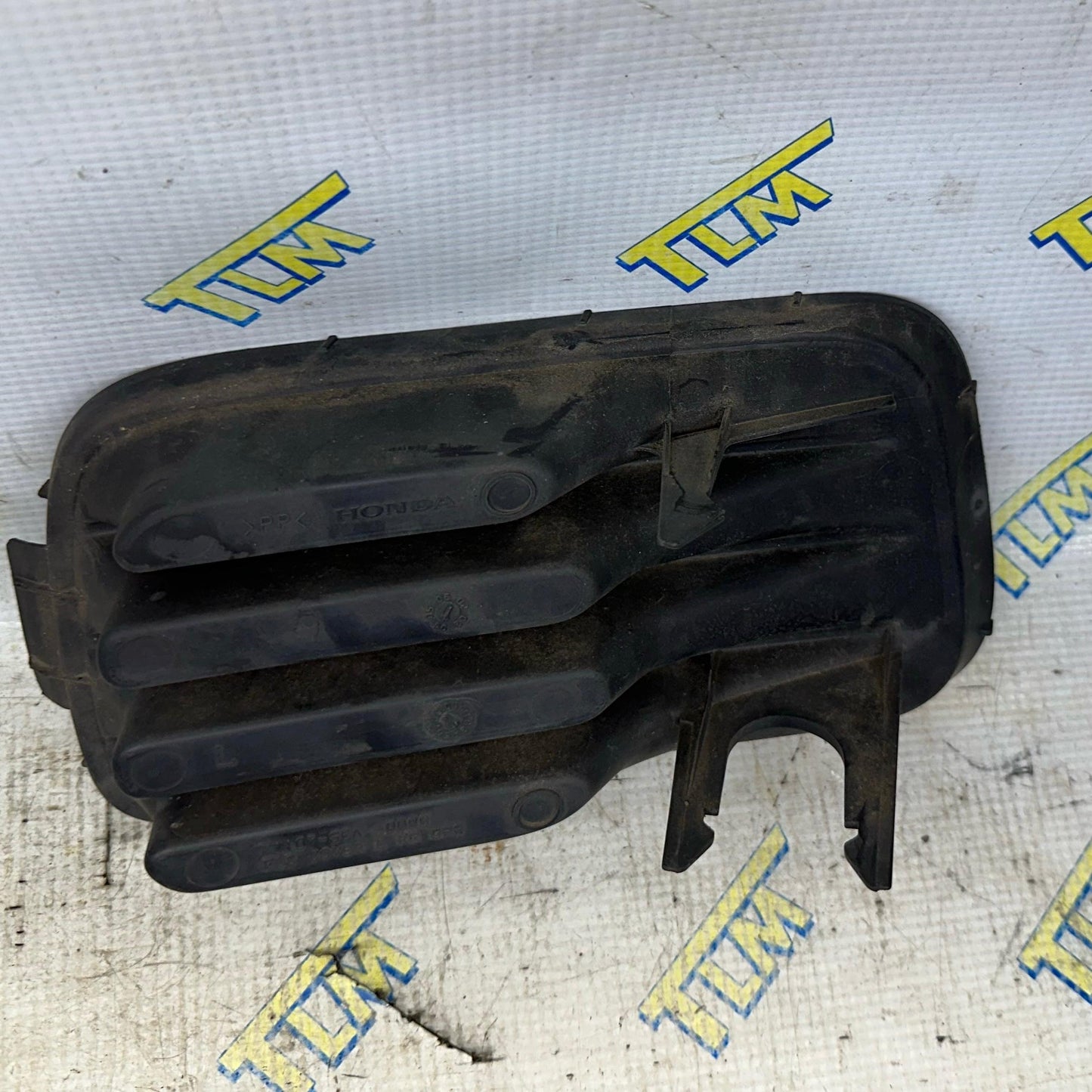 04 05 Acura TSX Bumper Fog Plastic Grille Cover 71107SEA DRIVER LEFT 2004 OEM