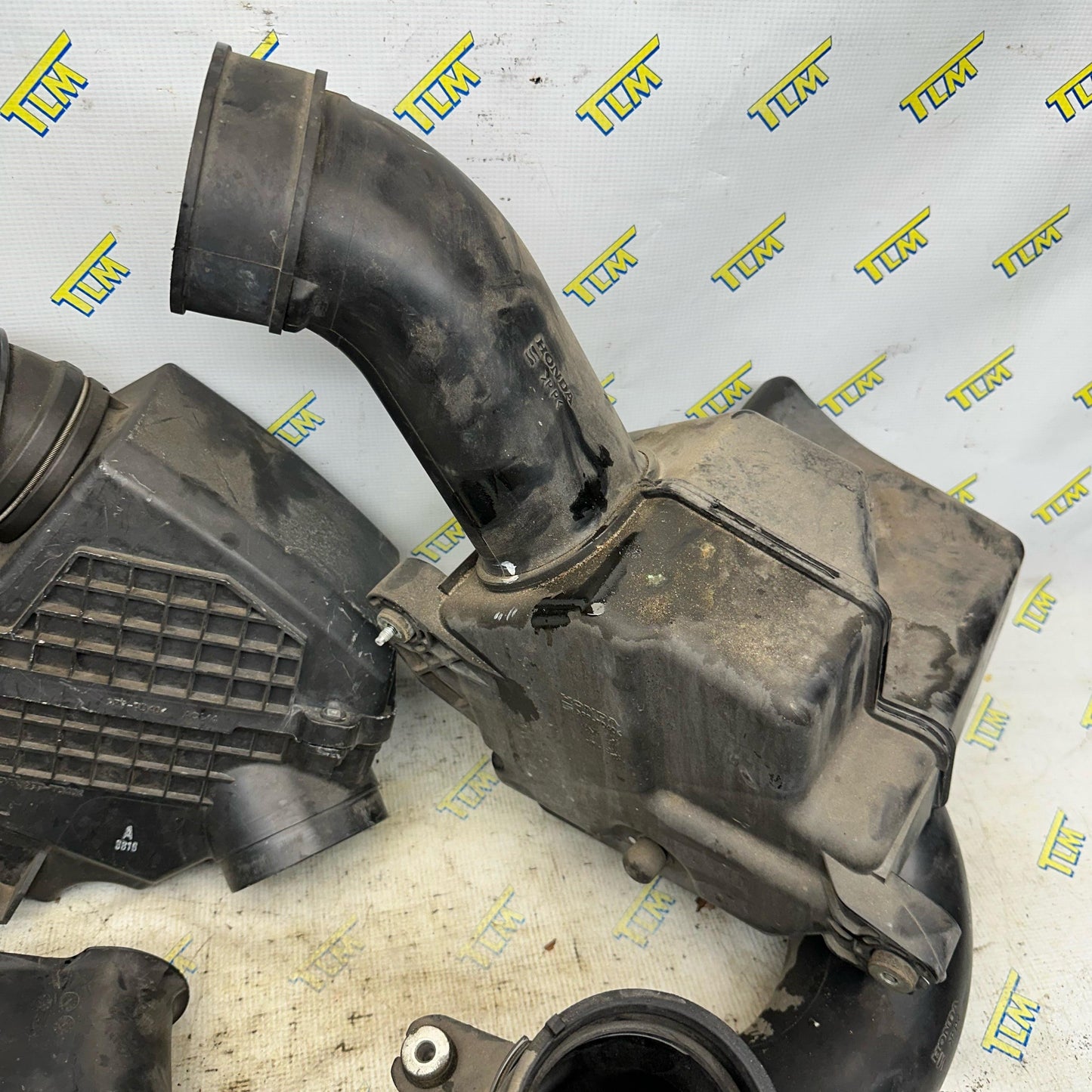 05-08 Acura RL Engine Air Intake Cleaner Filter Box Housing Hoses 06 07 OEM