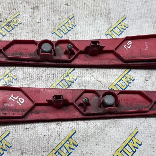 09-11 Acura TL Rear Bumper Reflector DRIVER & PASSENGER 2009 2010 2011 LH RH OEM