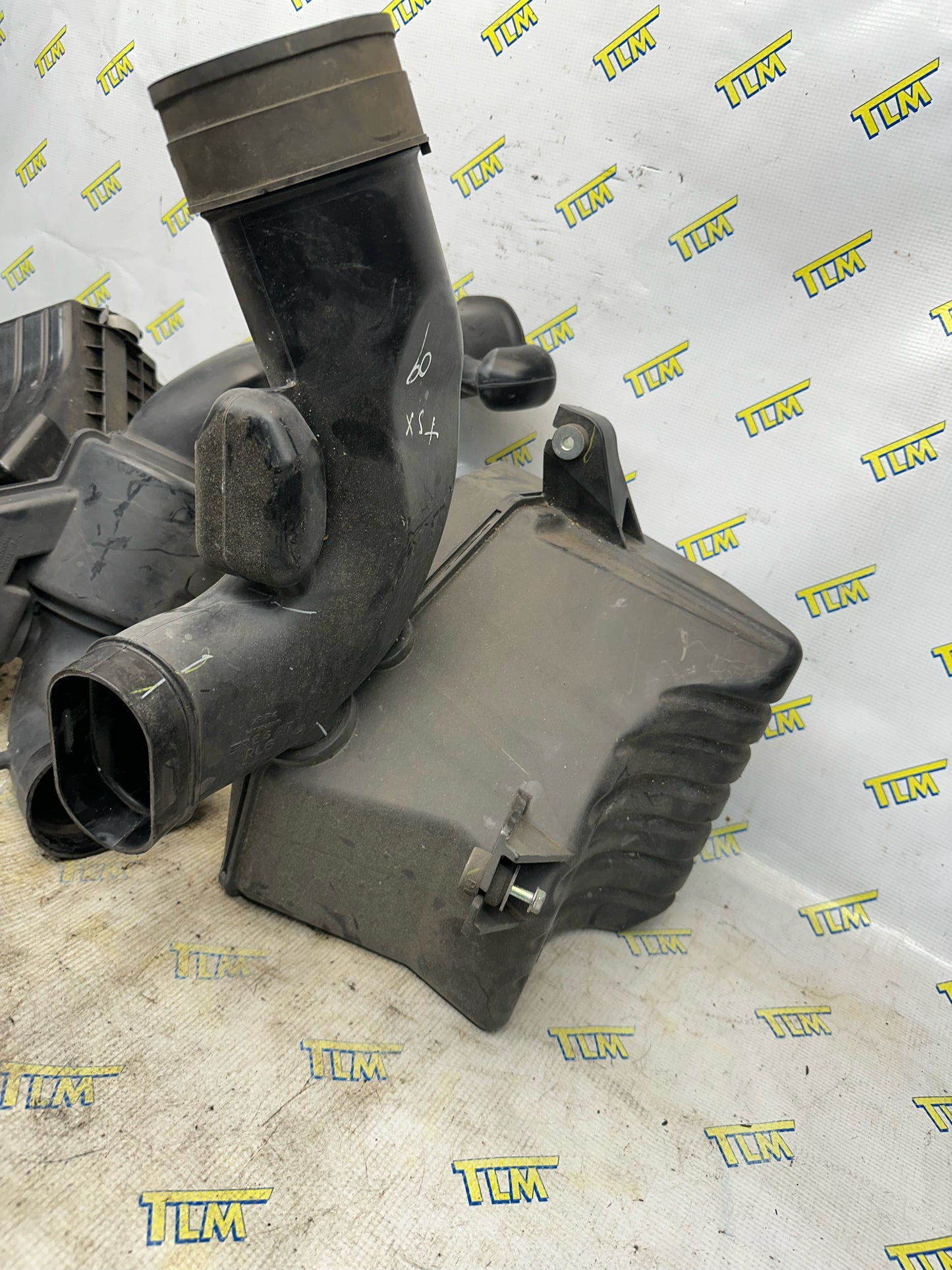 09-14 Acura TSX Engine Air Intake Cleaner Filter Box Housing Hoses 2010 2011 2012 2013 OEM