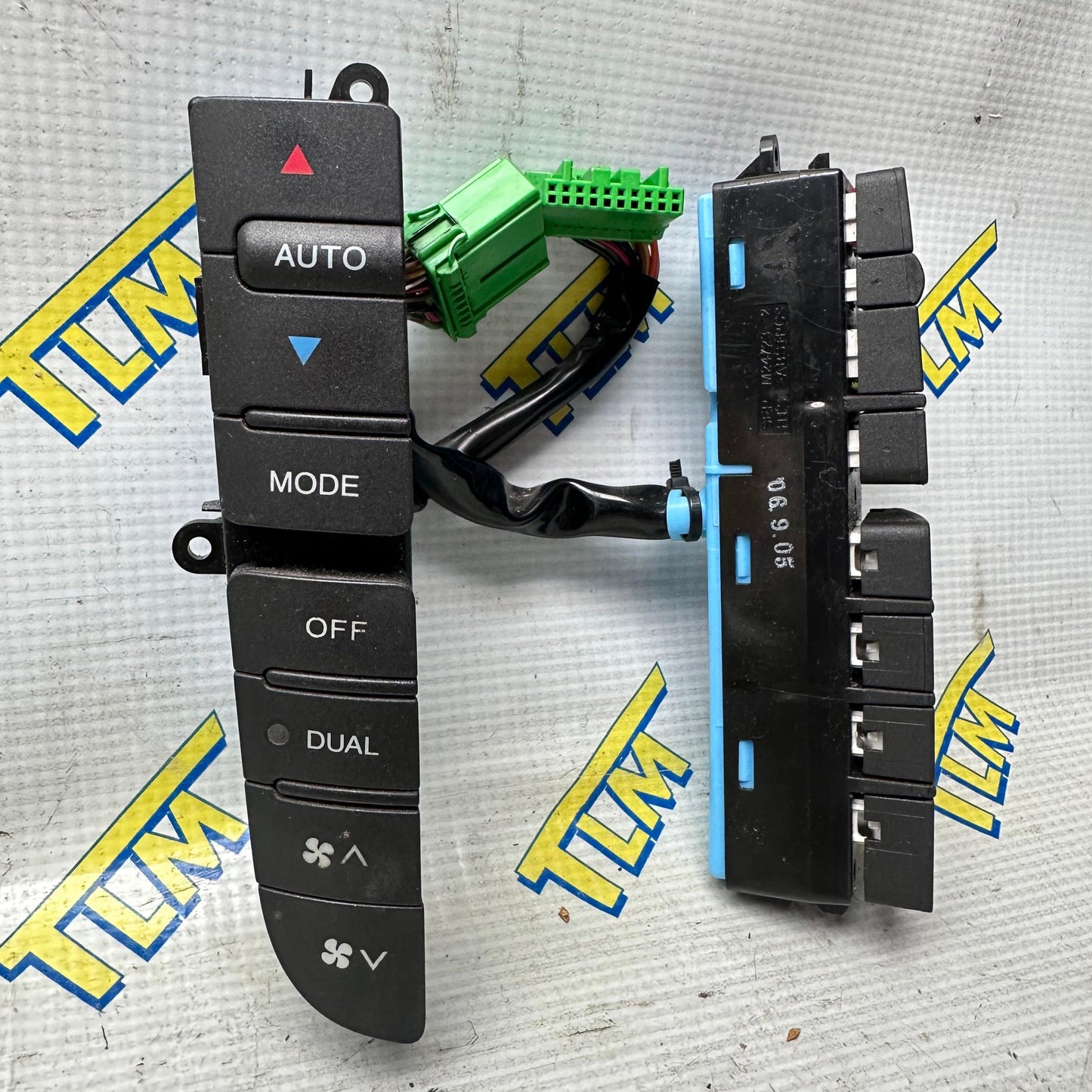 Acura TL Climate Control Temperature Center Console Buttons 2007 2008 OEM