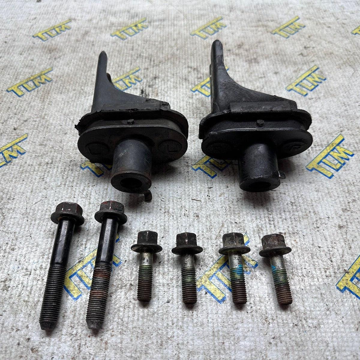 04-08 Acura TSX FRONT Subframe Motor Mounts Middle w bolts 2004 05 06 07 08 OEM