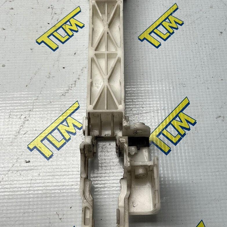 Acura TL Handle Bracket White Plastic FRONT RIGHT PASSENGER 04 05 06 07 08 OEM