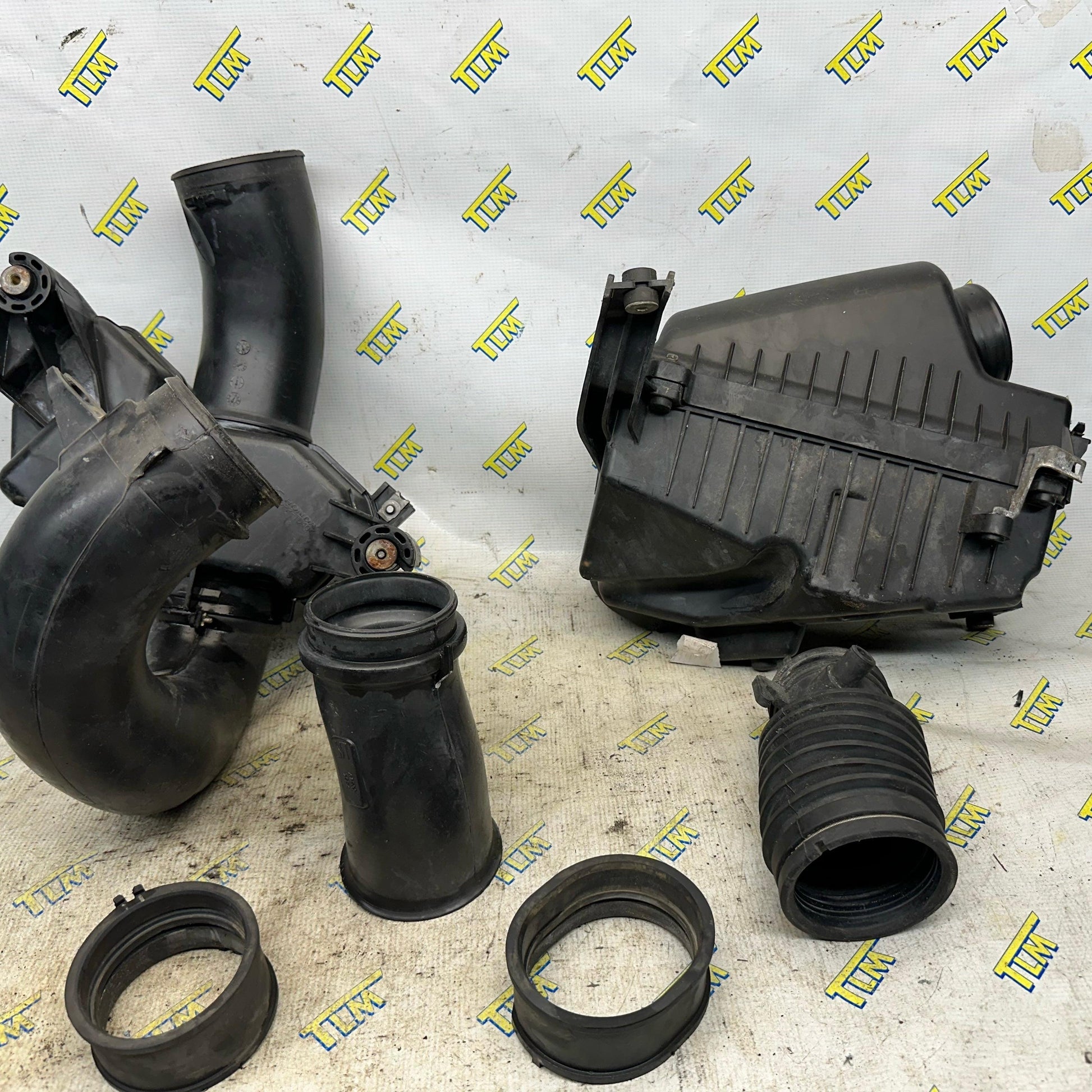 04 05 06 Acura TL Engine Air Intake Cleaner Filter Box Housing Hoses 2004 2005 2006 OEM