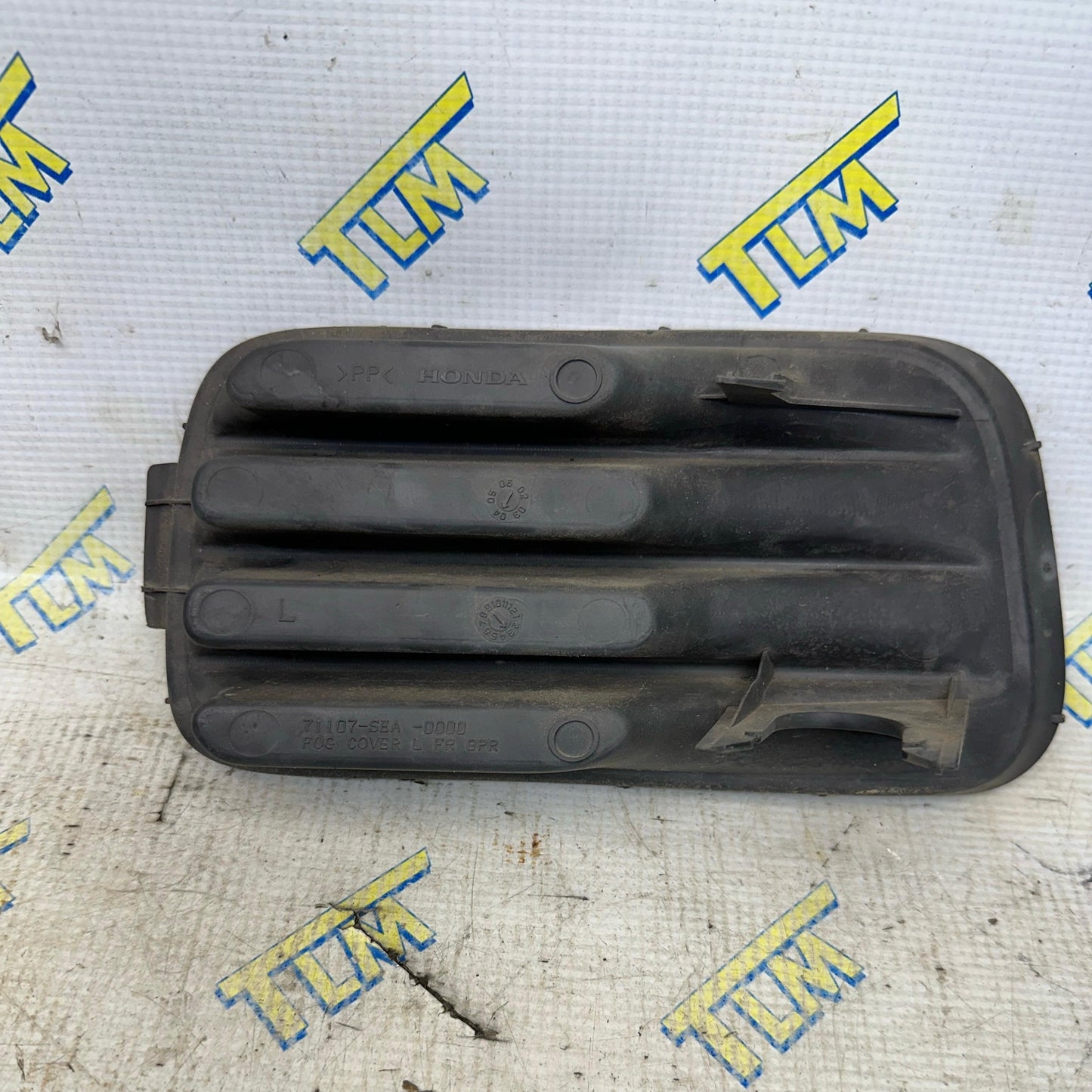 04 05 Acura TSX Bumper Fog Plastic Grille Cover 71107SEA DRIVER LEFT 2004 OEM