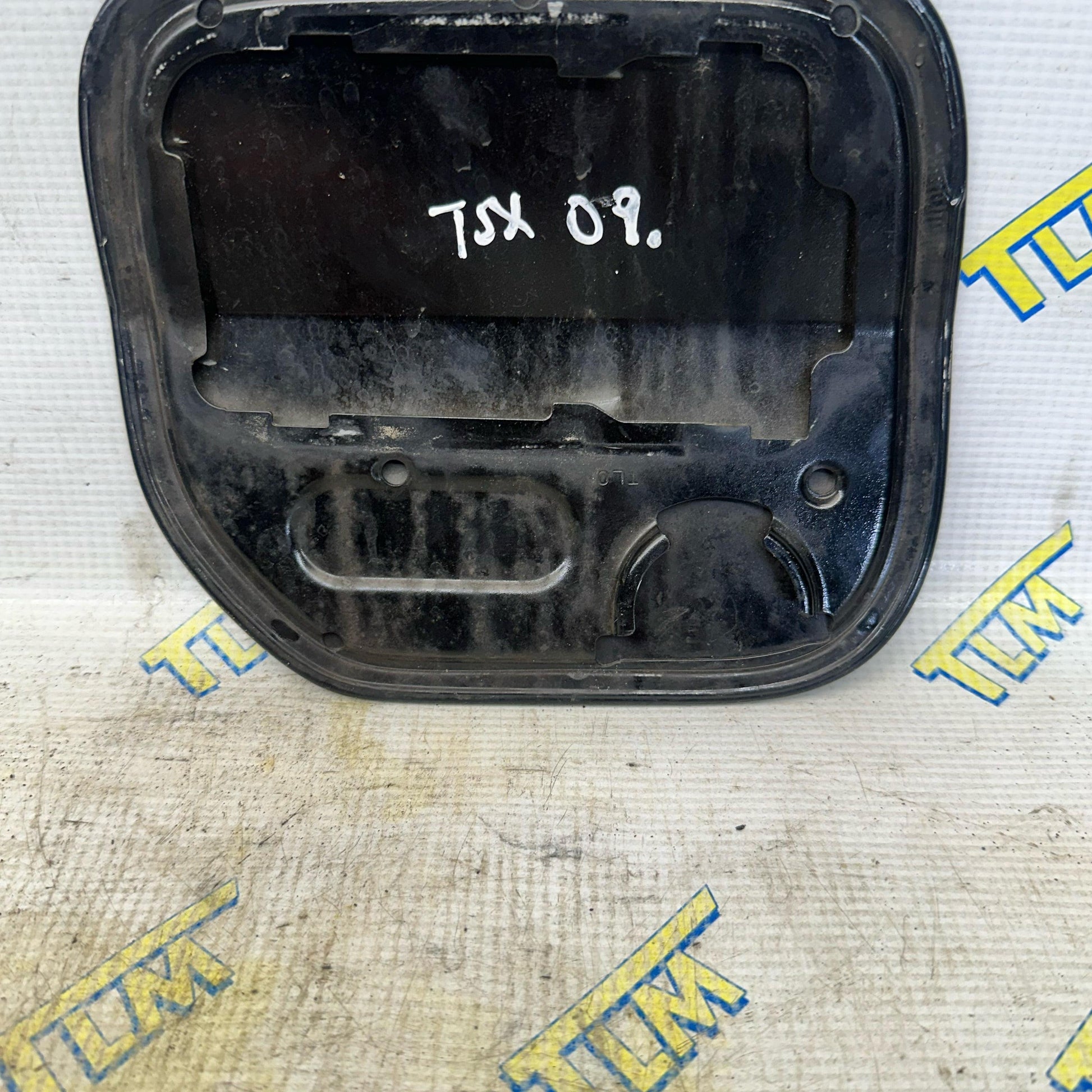 09-14 Acura TSX Fuel Gas Door Cap Cover Lid 2010 2011 2012 2013 2014 Black OEM