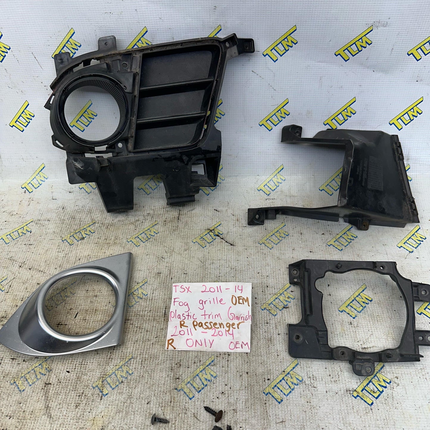 11-14 Acura TSX Front Fog Grille Trim PASSENGER RIGHT 2011 2012 2013 2014 OEM