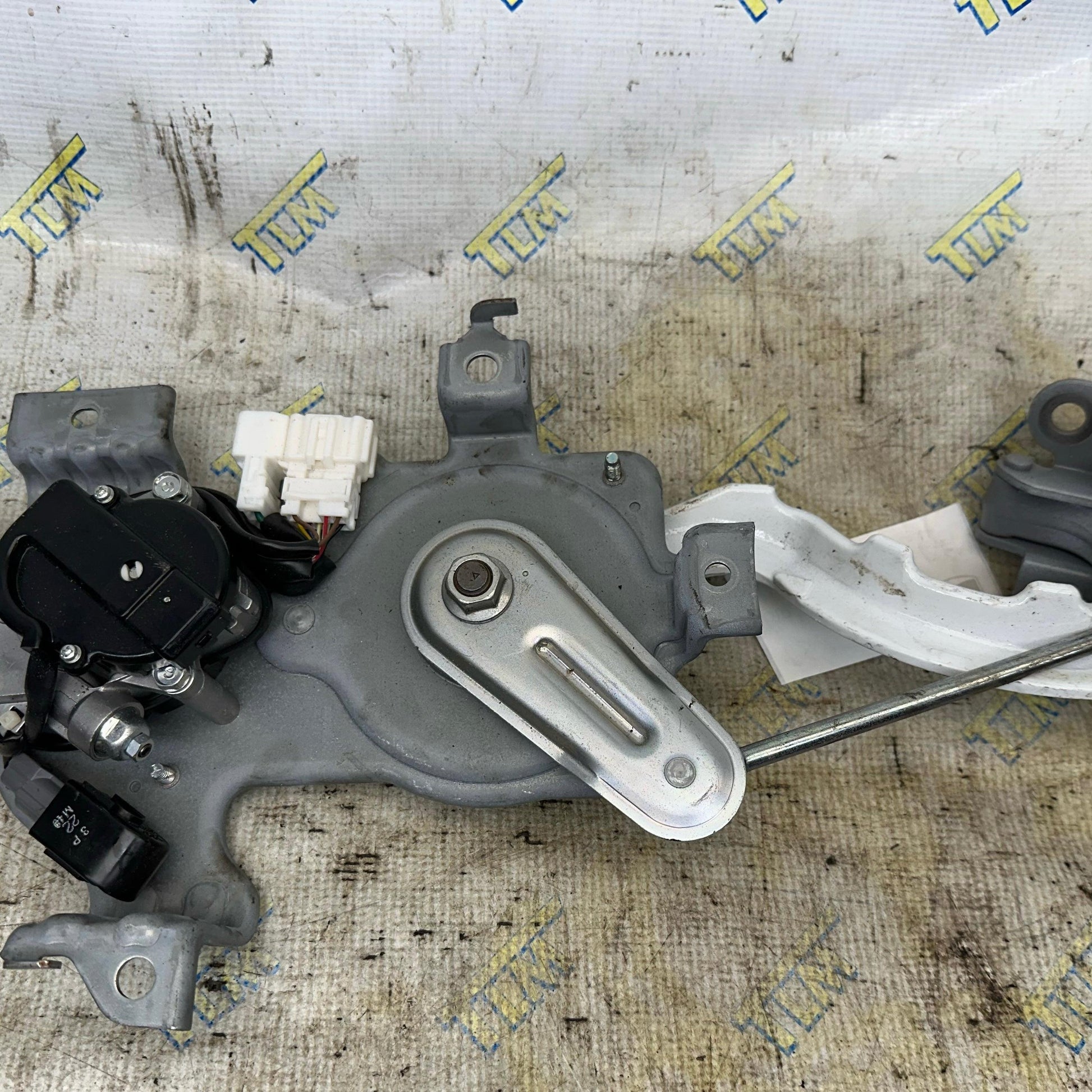 11-14 Acura TSX Tailgate Hinges WAGON Pair Left & Right with motor 2011 2012 2013 2014 OEM