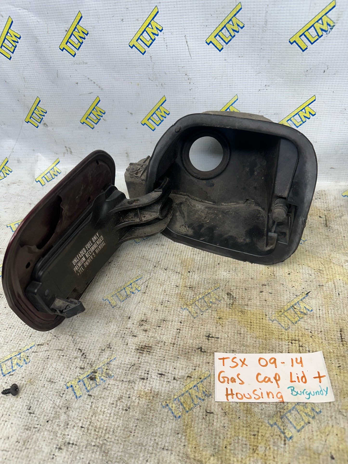 09-14 Acura TSX Fuel Gas Cap Cover Lid with Housing 2010 2011 2012 2013 Burgundy OEM