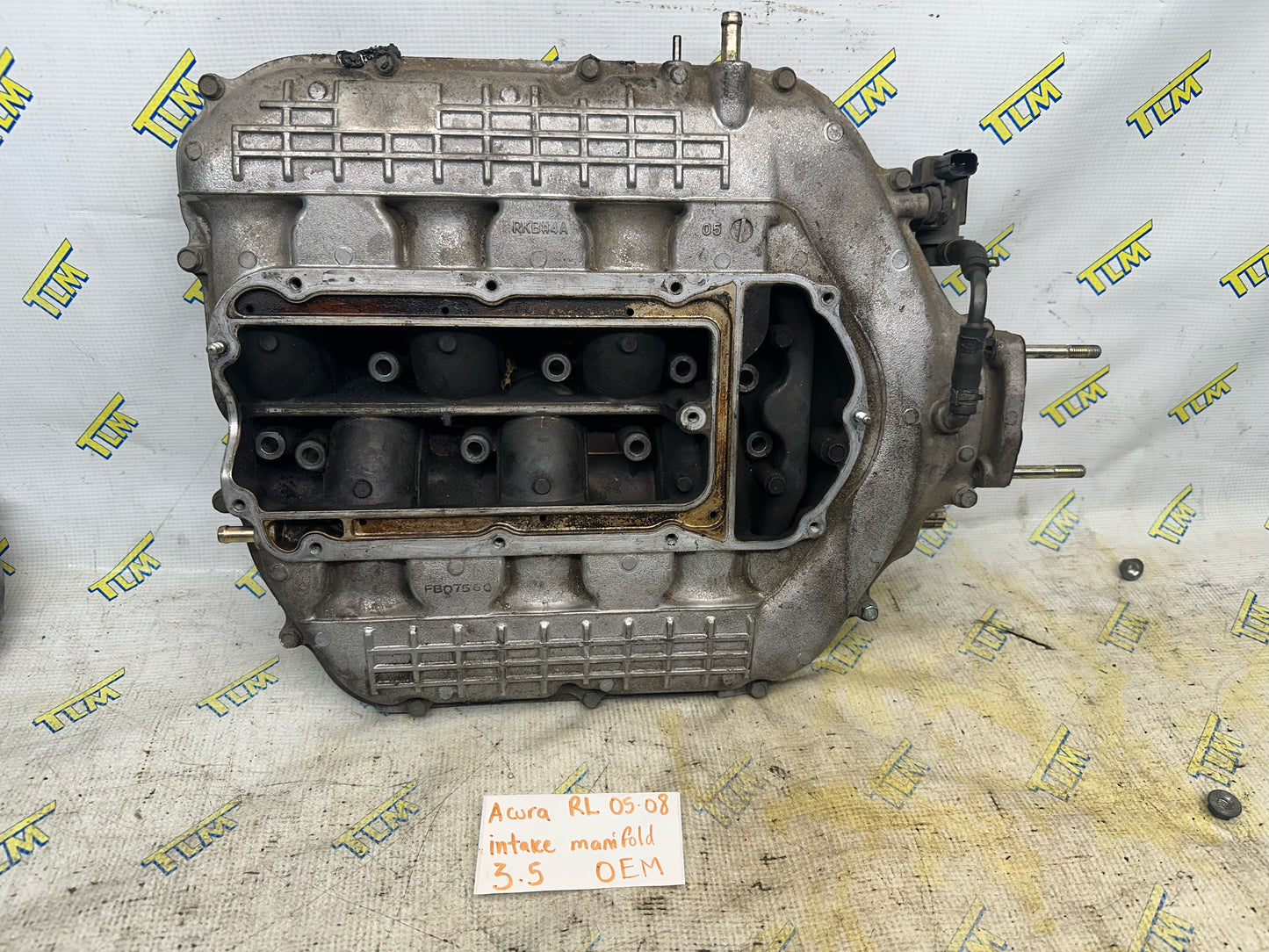 05-08 Acura RL Intake Manifold 3.5 Engine Cover Top Plate 2005 06 07 2008 OEM