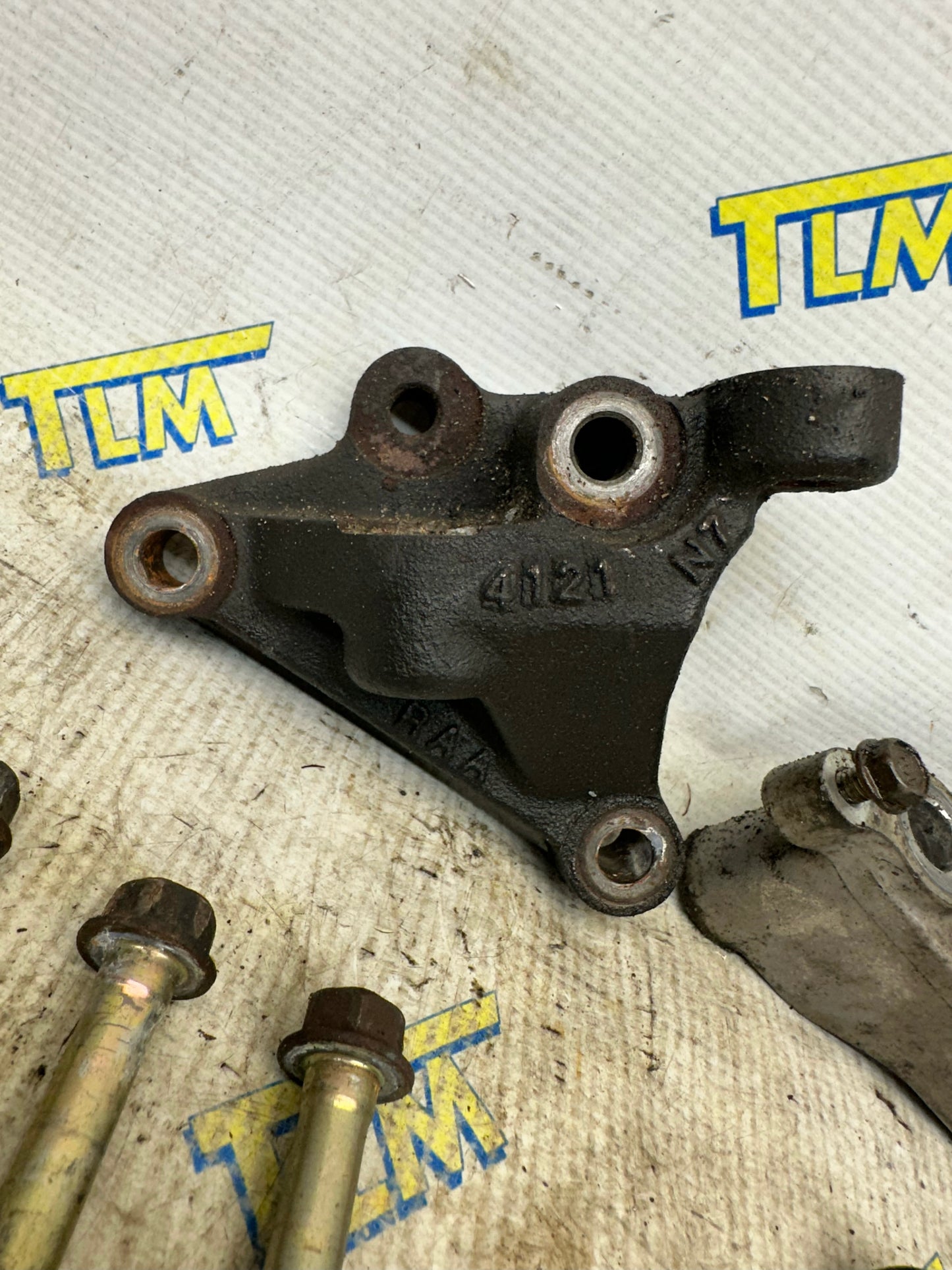 04-08 Acura TSX Engine Bracket Passenger Right Motor Mount with Bolts * 2.4 engine * 05 06 07 OEM