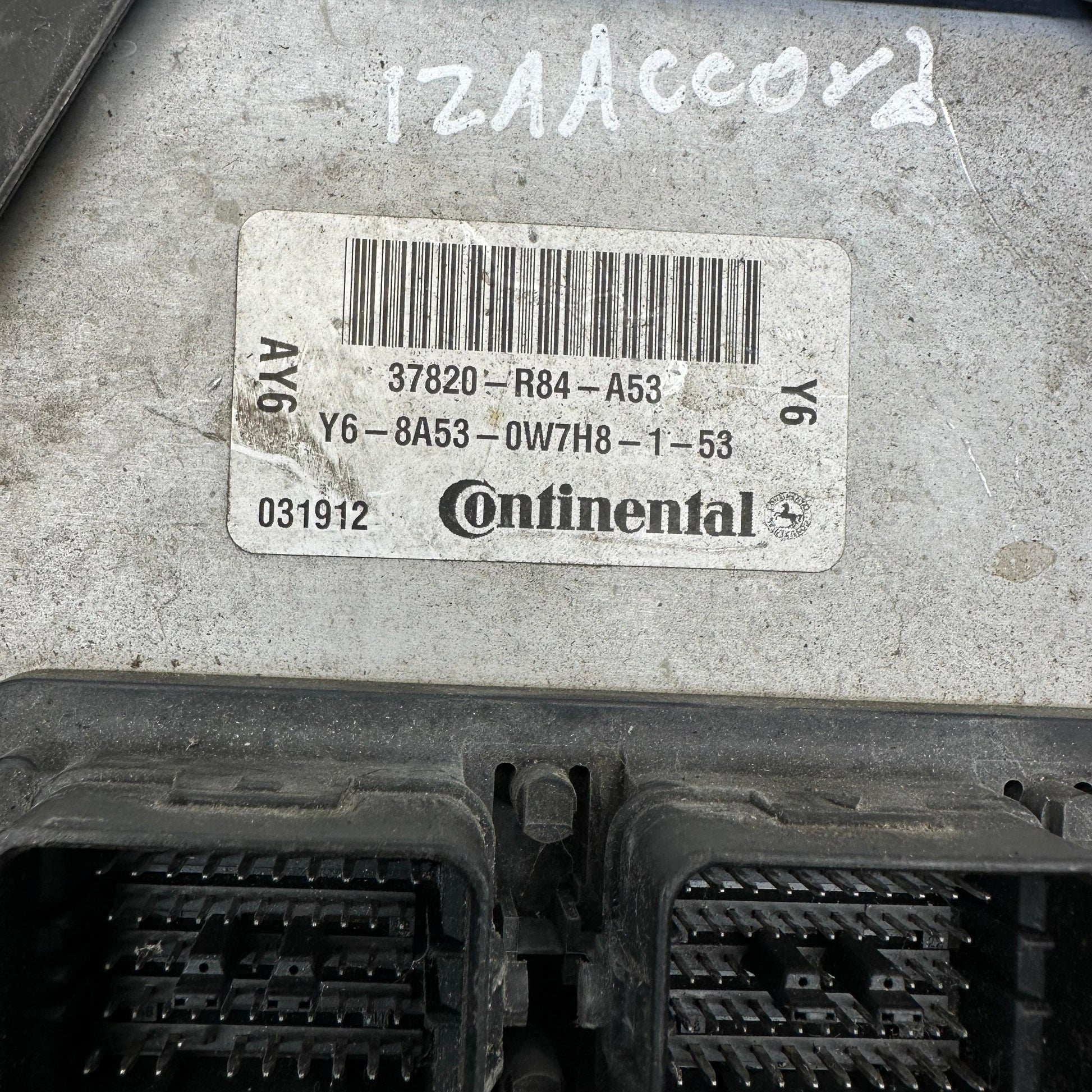 Honda Accord ECU ECM Computer Brain 37820-R84-A53 OEM