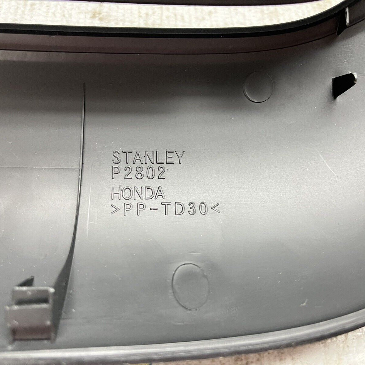 04 - 08 Acura TSX Third Brake Light Rear Housing 2004 2005 2006 2007 2008 OEM
