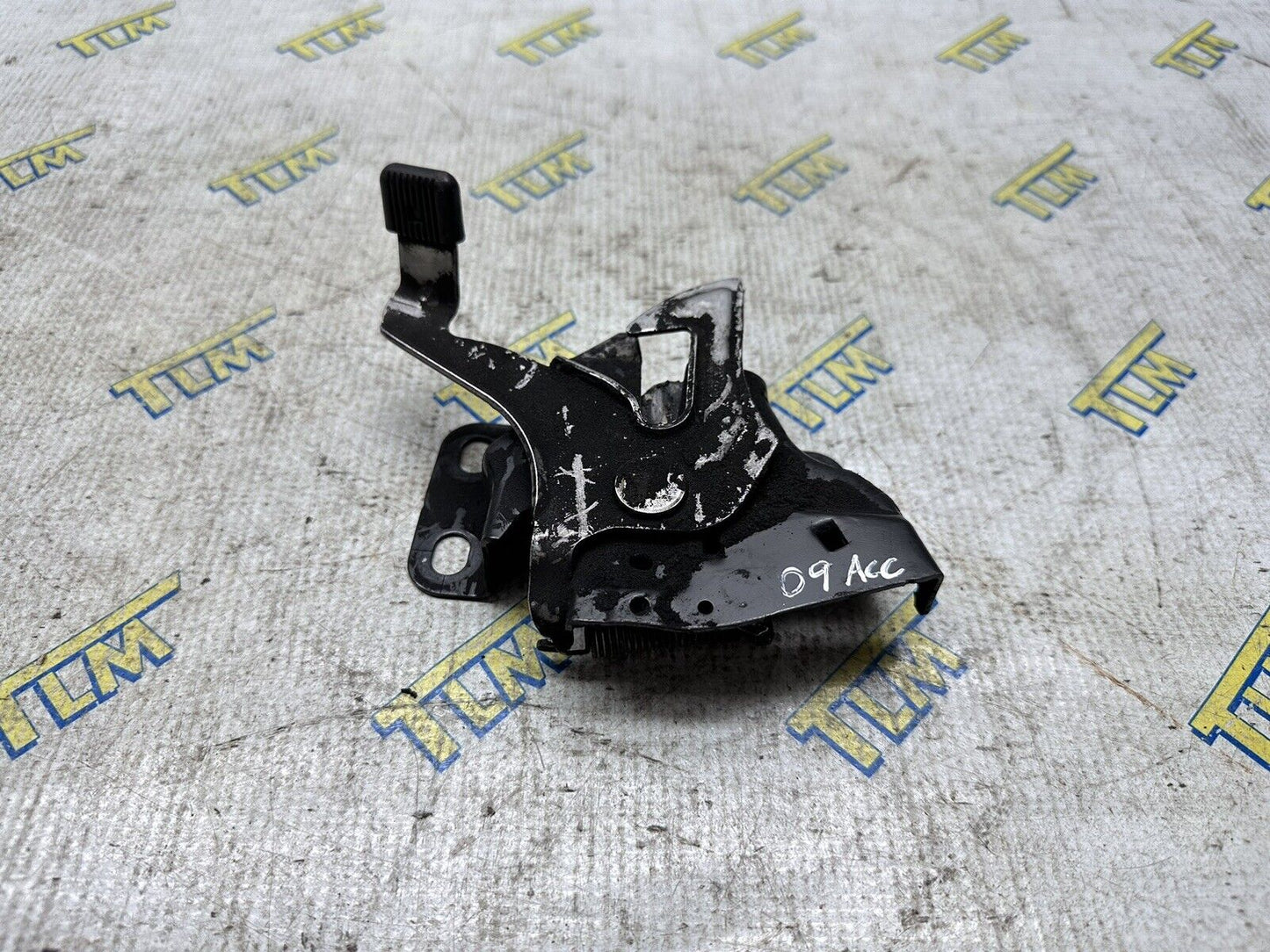 08 - 12 Honda Accord Hood Latch Lock Actuator 2008 09 2010 2011 2012 OEM